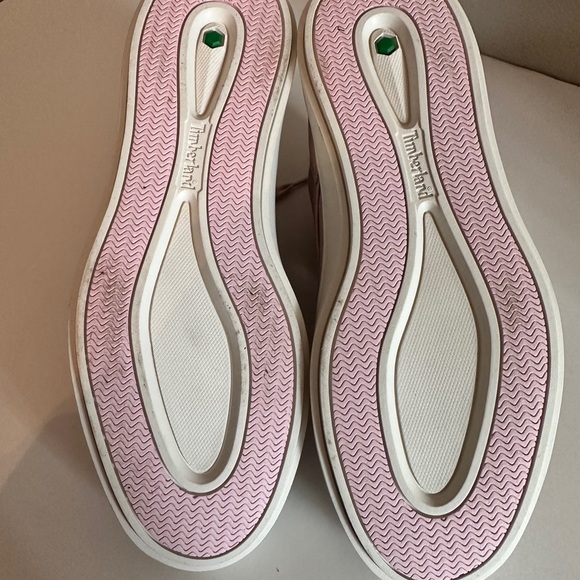Pink Timberland lace up boots. - Picture 4 of 6